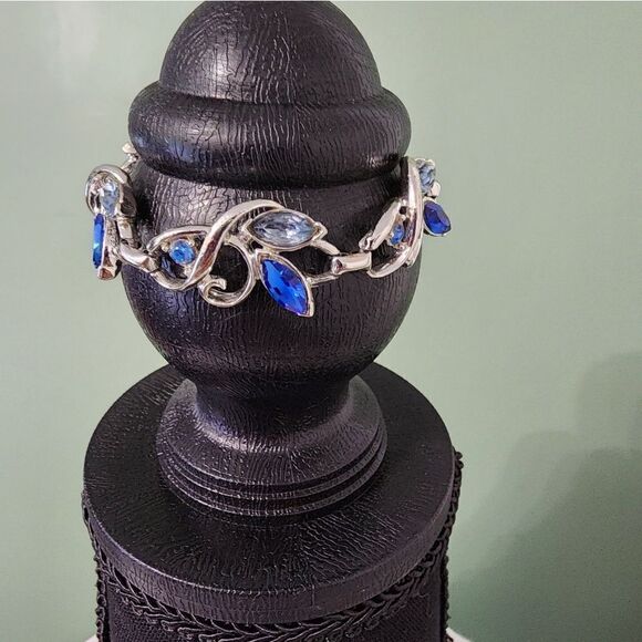 Vtg Style Two Tone Blue Rhinestones Silver w/Bracelet - Picture 8 of 14